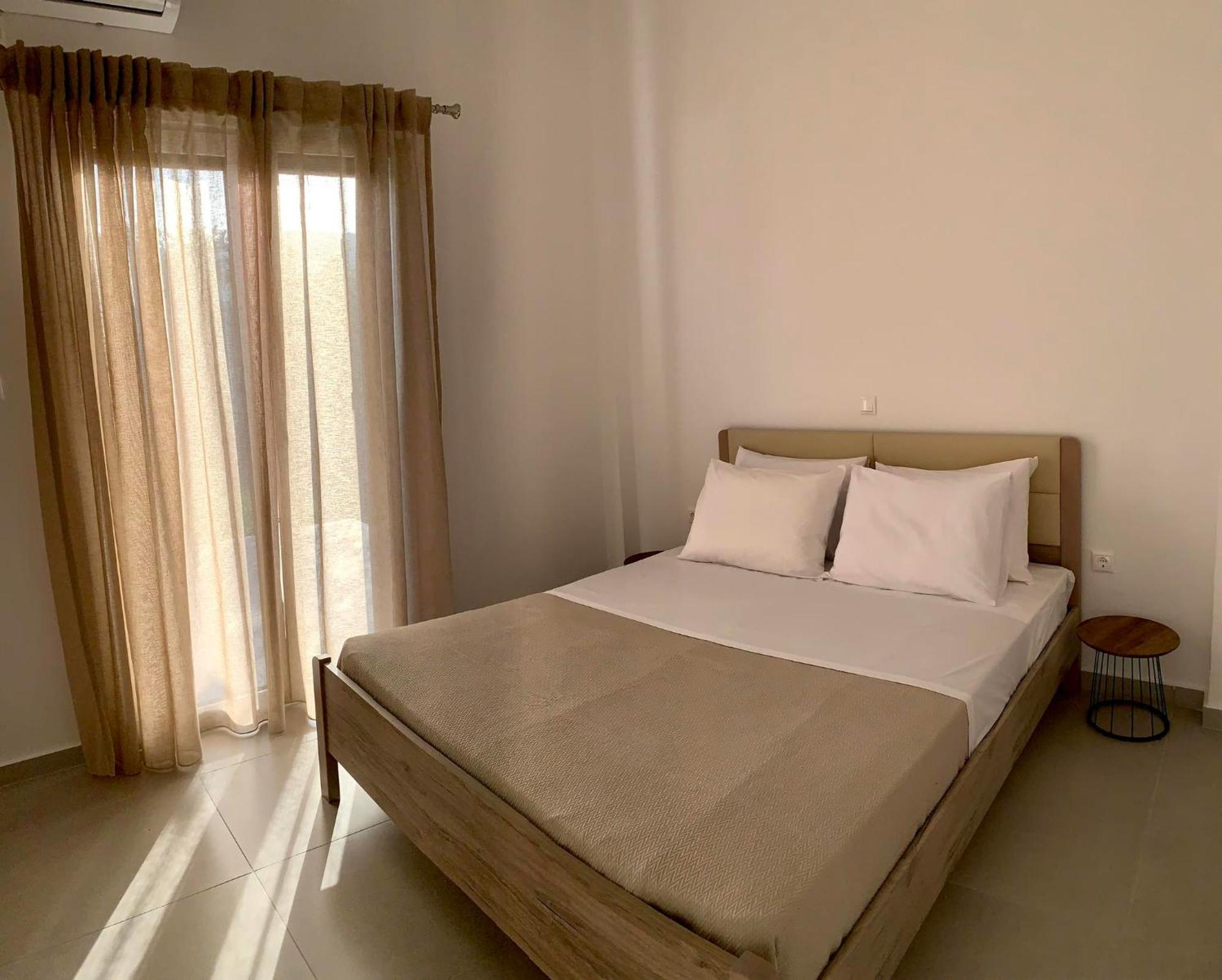 Lyria Boutique Lygia (Lefkada)